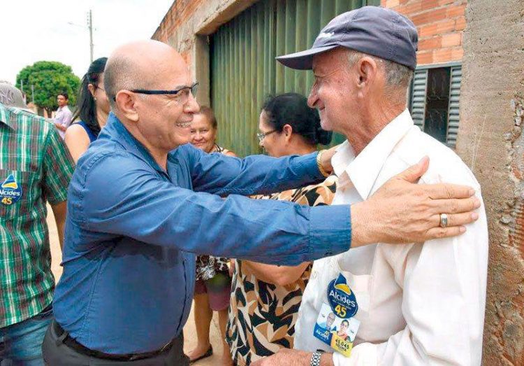 Professor Alcides O Pol Tico Do Povo Aparecidense Foto Reprodu O