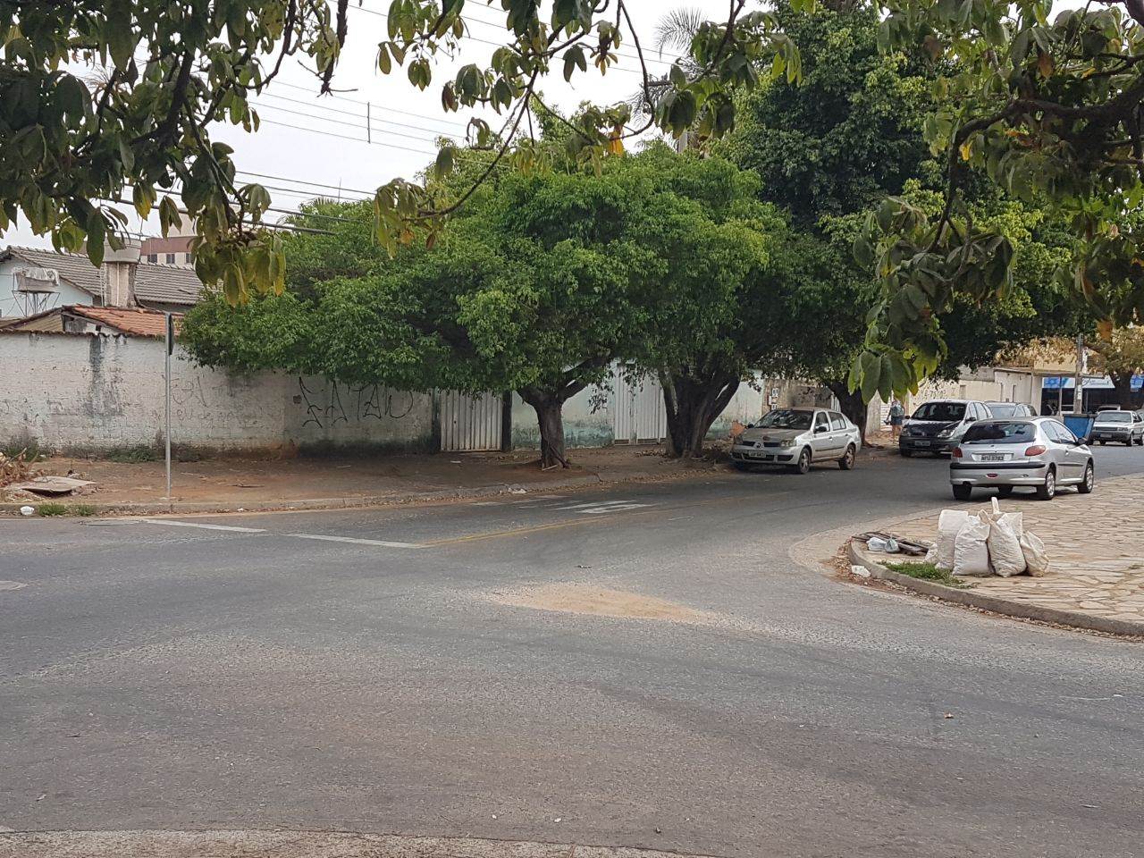 Esquina entre as ruas C-208 e C-210, no Jardim América | Foto: Folha Z