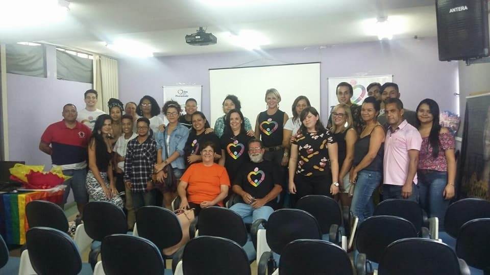 Mães pela Diversidade em Goiânia: uma aliança de mães e pais que, por meio do amor, defendem os direitos de seus filhos e filhas LGBT | Foto: Reprodução/ Redes Sociais