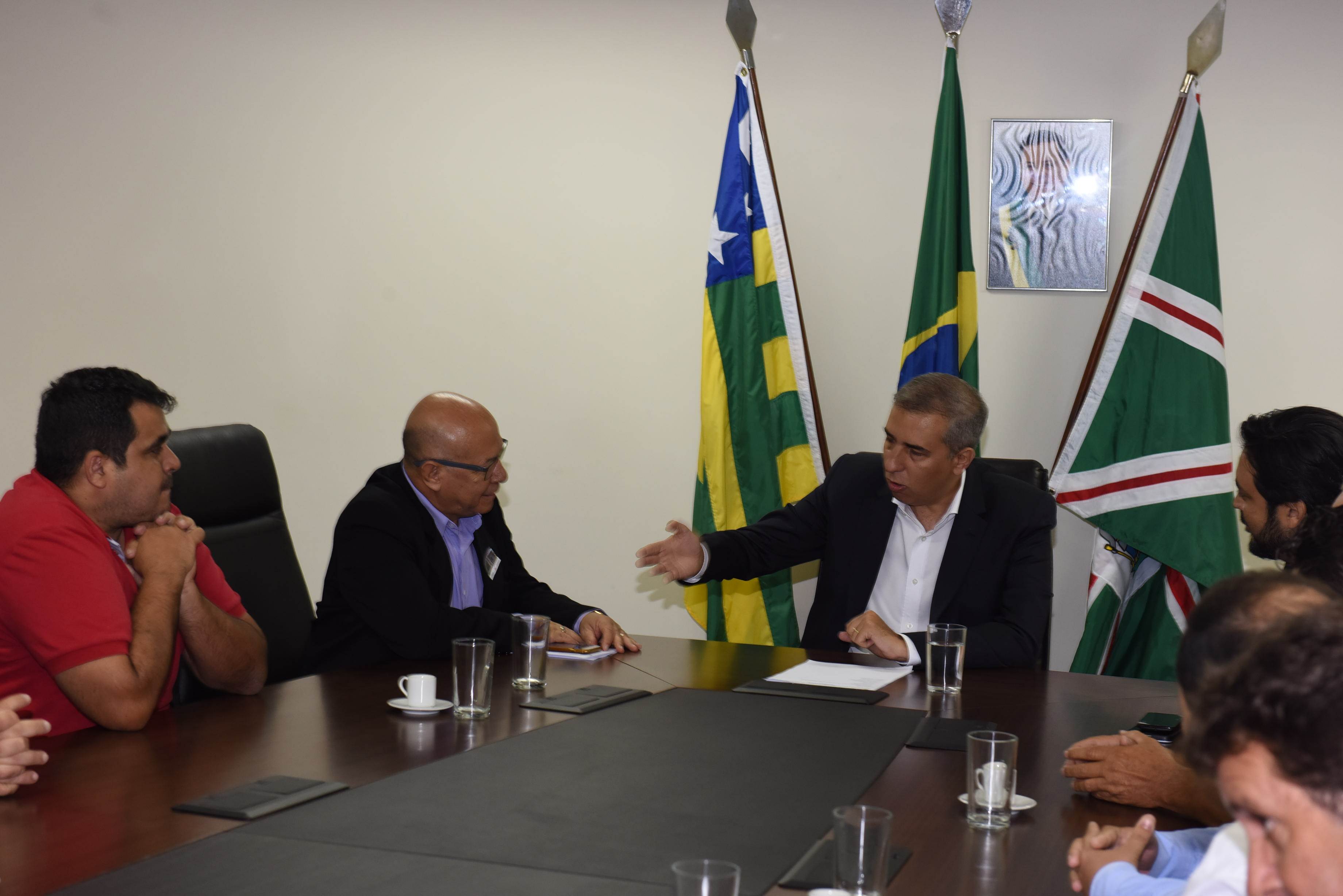 Vice-governador José Éliton, ao lado do Professor Alcides, recebeu reivindicações de conselheiros tutelares aparecidenses e debateu indicação para Superintendência | Foto: Divulgação