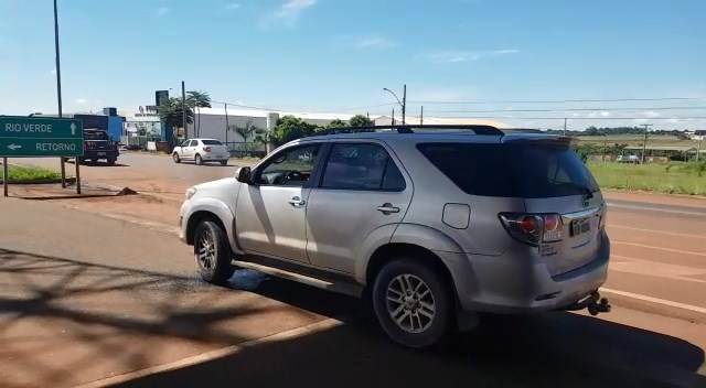 Carro roubado no Jd América é detido horas depois rumo ao Paraguai | Foto: Divulgação/ PRF