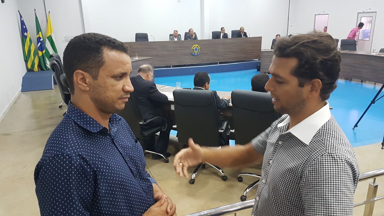 Suplente de vereador Daniel Rodrigues (PCdoB) fala ao jornalista Guilherme Coelho | Foto: Folha Z