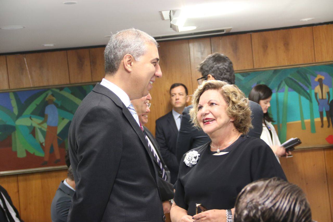 “Zé Eliton tem condições de demonstrar que ele é uma inovação”, diz Lúcia Vânia | Foto: Jota Eurípedes