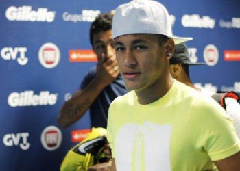 Neymar tem contrato com o Santos até a Copa do Mundo de 2014