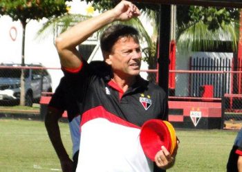 Waldemar Lemos está invicto no Atlético