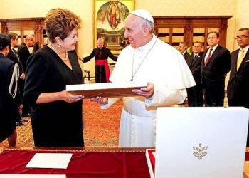 Dilma visitou o vaticano na última sexta-feira (21)