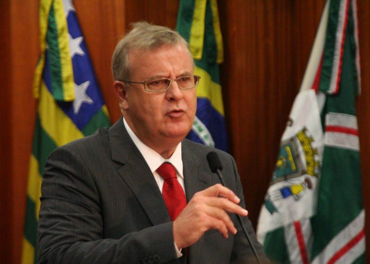 Paulo Garcia (PT) sofre desgaste por causa de muitas propostas rejeitadas pelo legislativo municipal e pela população