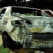 Veículo foi queimado e abandonado no Setor Brisas da Mata (Foto: Reprodução/TV Anhanguera)
