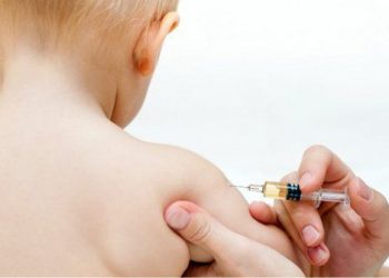 Vacinação acontece na Praça de Alimentação