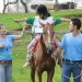 Equoterapia é um tratamento terapêutico que utiliza o cavalo para a reabilitação de pessoas portadoras de necessidades especiais físicas ou mentais