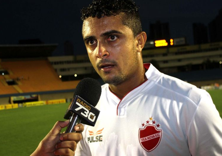 Vitor Louco diz que resultado dará tranquilidade ao Vila para ir atrás de outras vitórias (Foto: Leoiran)