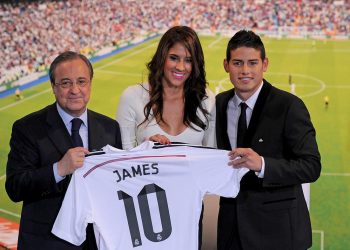 Daniela com o marido James, na apresentação no Real Madrid