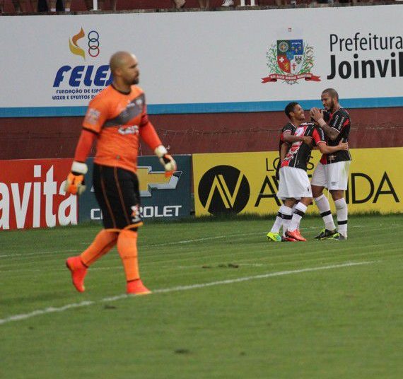 Márcia falhou no primeiro gol do jogo e Atlético perdeu. (Foto: Jec.com.br)