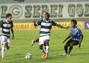 Goiás e Grêmio ficam no 0 a 0 no Serra Dourada. (Foto: Site Goiás E.C.)