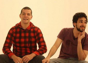 Murilo Couto e Victor Sarro vêm a Goiânia para a apresentar a comédia O que você não vê na TV