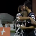 Jogadores do Corinthians comemoram o gol da vitória
