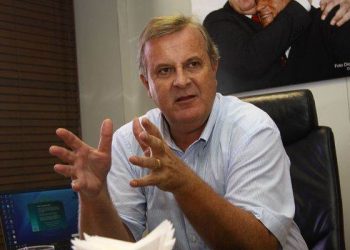 Paulo Garcia critica obras do governador Marconi Perillo