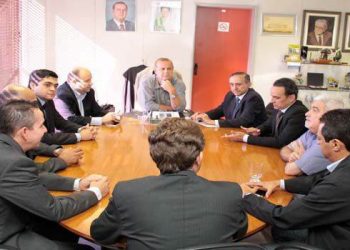 Mesa diretora em reunião com o prefeito (Foto: Secretaria Municipal de Comunicação (Secom) da Prefeitura de Goiânia)