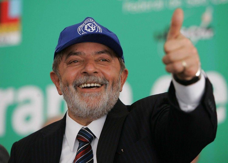 Lula estaria planejando disputar a presidência em 2018 / Foto: reprodução Facebook