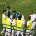 Jogadores do Goiás comemoram o gol marcado pelo atacante Erik