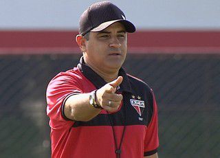 Treinador Marcelo Chamusca