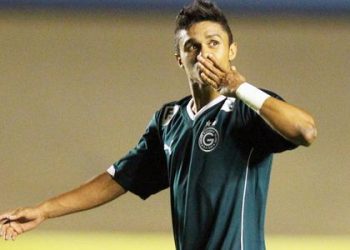 Erik marcou dois gols no jogo contra o Grêmio Anápolis