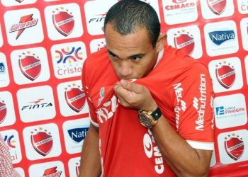 Róbston acredita que Vila terá mais torcida que Goiás na disputa do final de semana / Foto: Divulgação