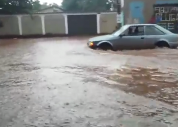 Em Goiânia, chuva deixou avenidas alagadas (Foto: Reprodução)
