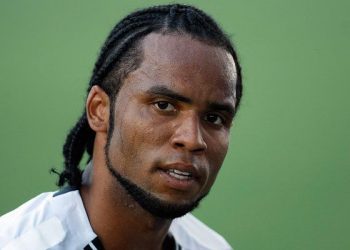 Carlos Alberto teve que sair de casa após agredir a esposa