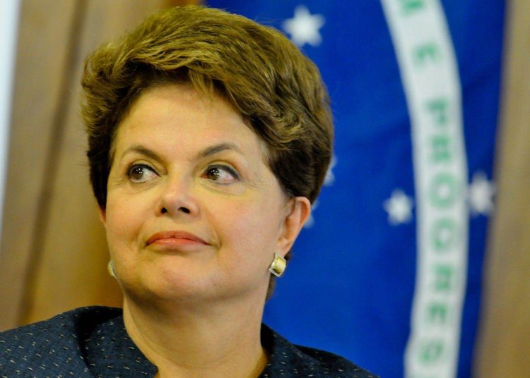 Para Mabel, Dilma conseguiu tirar o emprego de mais de 1,3 milhão de pessoas, baixou a renda da família brasileira e fortaleceu o dragão da inflação / Foto: Agência Brasil