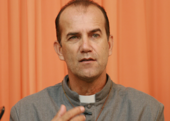 Padre Luiz Augusto é funcionário da Assembleia, mas está de licença desde 1995