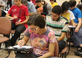 Estudantes ou ex-estudantes de escola pública terão a oportunidade de estudar em cursinho gratuito / Foto: Marcos Santos