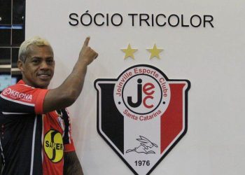Marcelinho Paraíba é apresentado no Joinville
