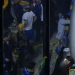 Torcedor do Boca Juniors é flagrado jogando gás de pimento no túnel dos jogadores do River (Foto: Reprodução)