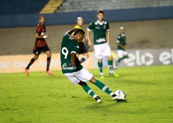 Bruno Henrique foi o destaque do Goiás no jogo contra o Atlético/PR (Foto: Site Goiás)