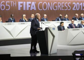 Presidente da Fifa, Joseph Blatter, discursa no 65° Congresso da entidade no Hallenstadion em Zurique, na Suíça Patrick B. Kraemer/EPA/Agência Lusa