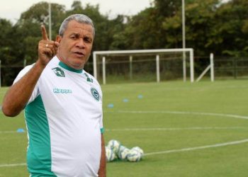 Hélio dos Anjos encerrou sua quinta passagem no Verdão (Foto: Site Goiás)