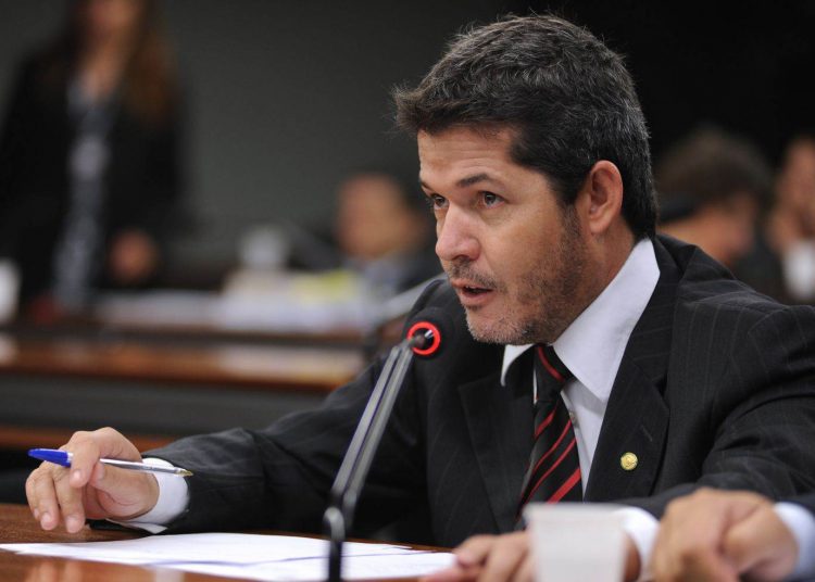 Deputado delegado Waldir (PSDB)