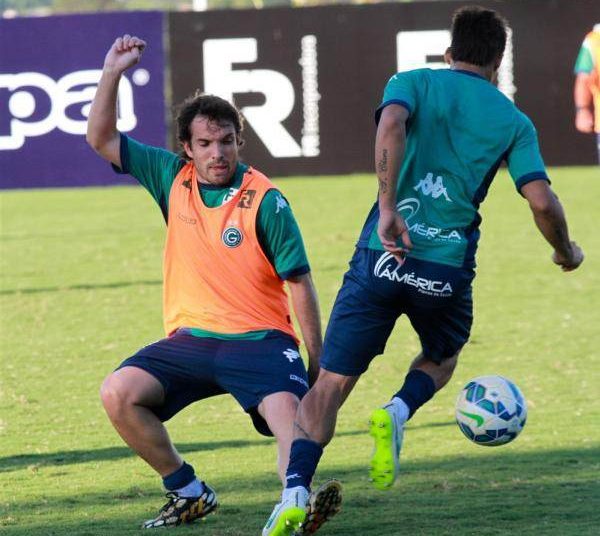 Davis está de volta ao time titular após dois meses machucado (Foto: Site Goiás)