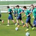 Jogadores treinam para enfrentar o Internacional (Foto: Site Goiás)