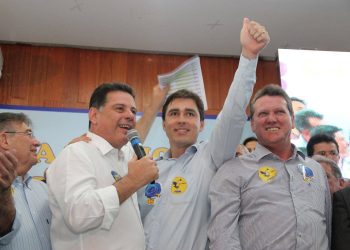 Marconi e Vecci comemoram a chegada do prefeito de Santo Antônio de Goiás, Frederico Marques, ao PSDB / Foto: DIVULGAÇÃO