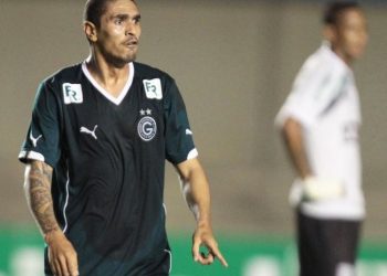 Ramon pede R$700 mil do Goiás na Justiça