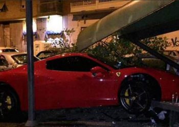 Ferrari de Cáceres após a batida