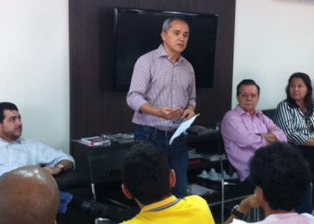 Bittencourt fala com pré-candidatos à Câmara Municipal de Goiânia (Foto: Valdemy Teixeira)