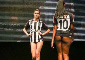 Modelos desfilam na apresentação do uniforme Dryworld do Atlético-MG (Foto: Bruno Cantini/Clube Atlético Mineiro)