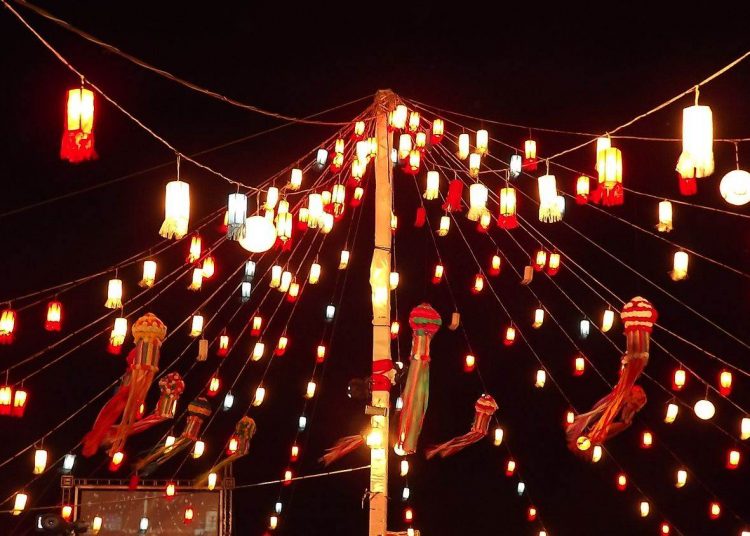 O Bon Odori celebra a cultura japonesa com comida, guloseimas e apresentações musicais | Foto: Reprodução