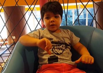 Filho de Wesley Safadao estreia canal com a ajuda da mãe (Foto: Reprodução)
