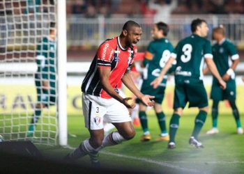 Zagueiro Bertotto marcou o segundo gol do Joinville na partida / Foto: JEC