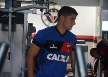 Lateral é mais novo ex-Atlético a chegar ao Goiás (Foto: Atlético-GO)