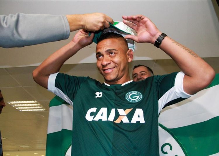 Walter pode fechar com o rival do Goiás | Foto: Rosiron Alves